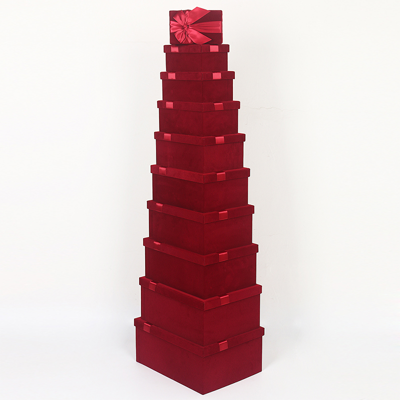 666 Emballage de boîte-cadeau en peluche à ouverture par le haut et fond filé